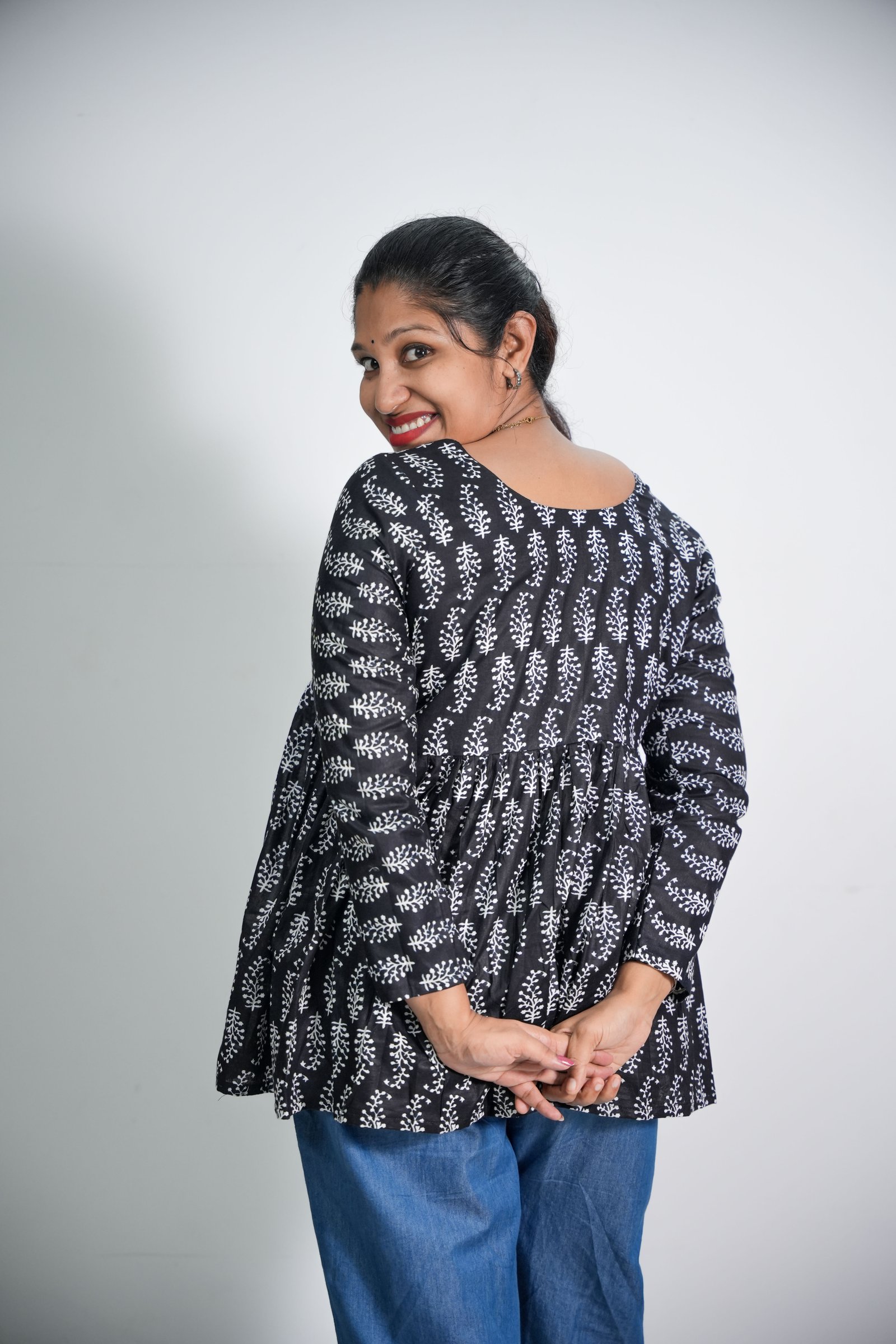 Womens Black Cotton Printed V-Neck Short Kurti
